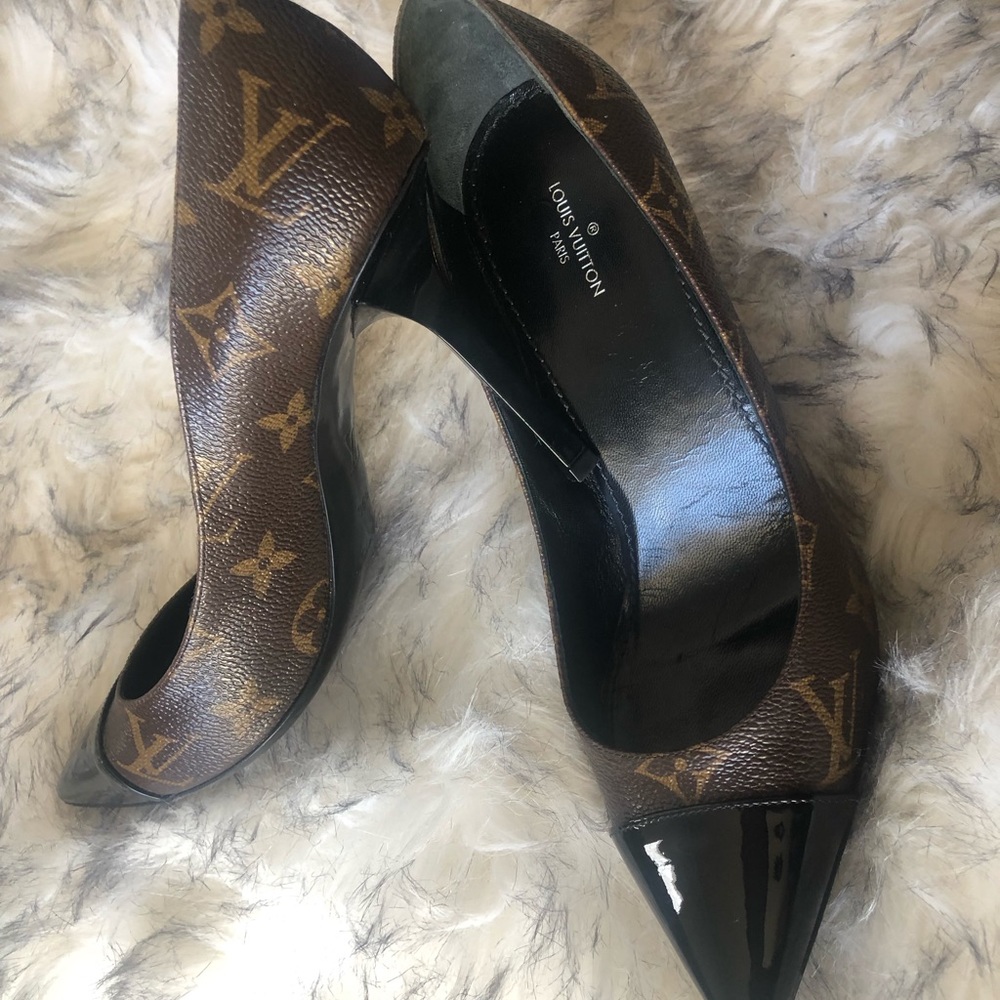 Louis Vuitton Fetish Pump